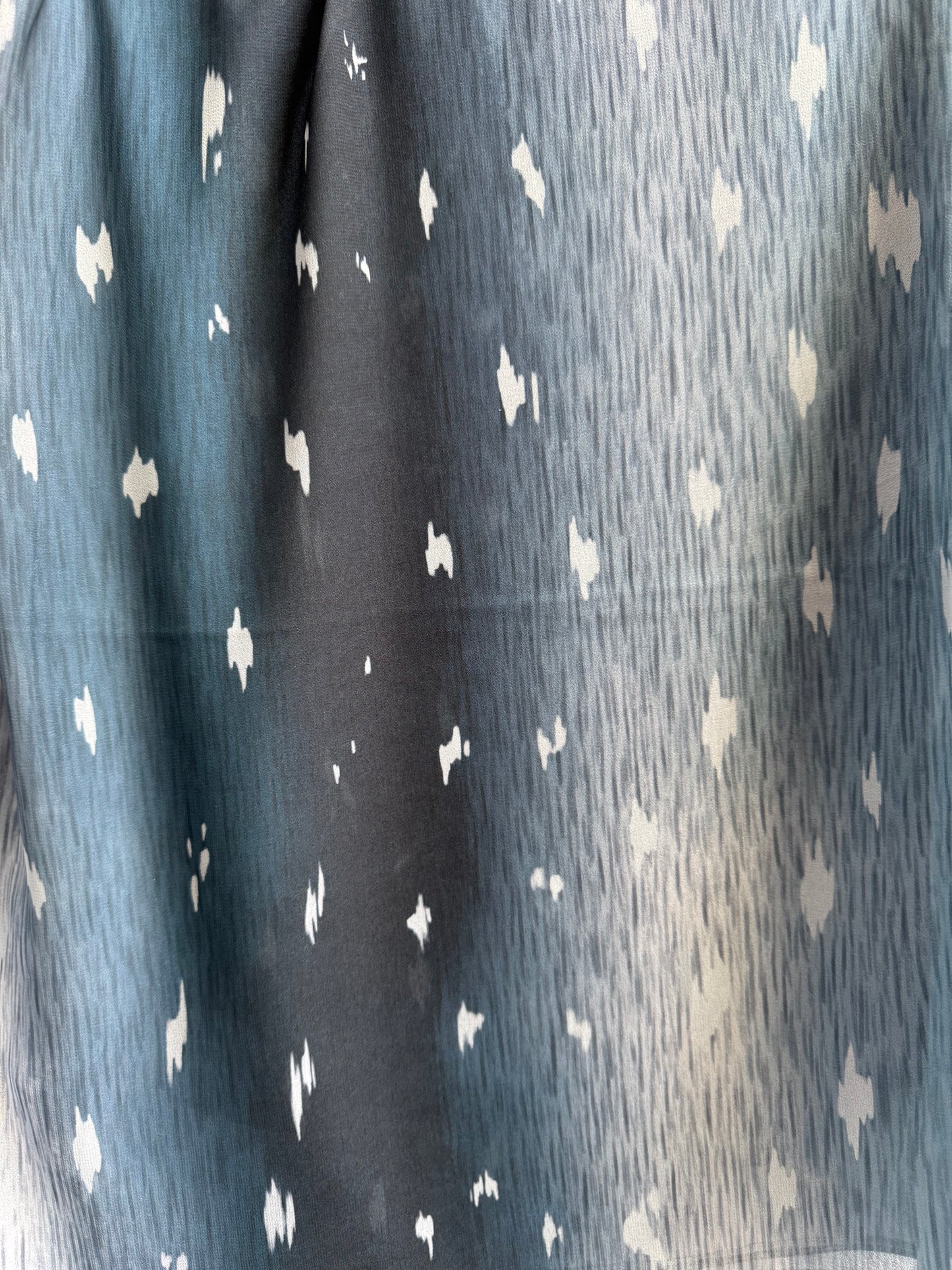 Faded blue deer/fawn print ombré