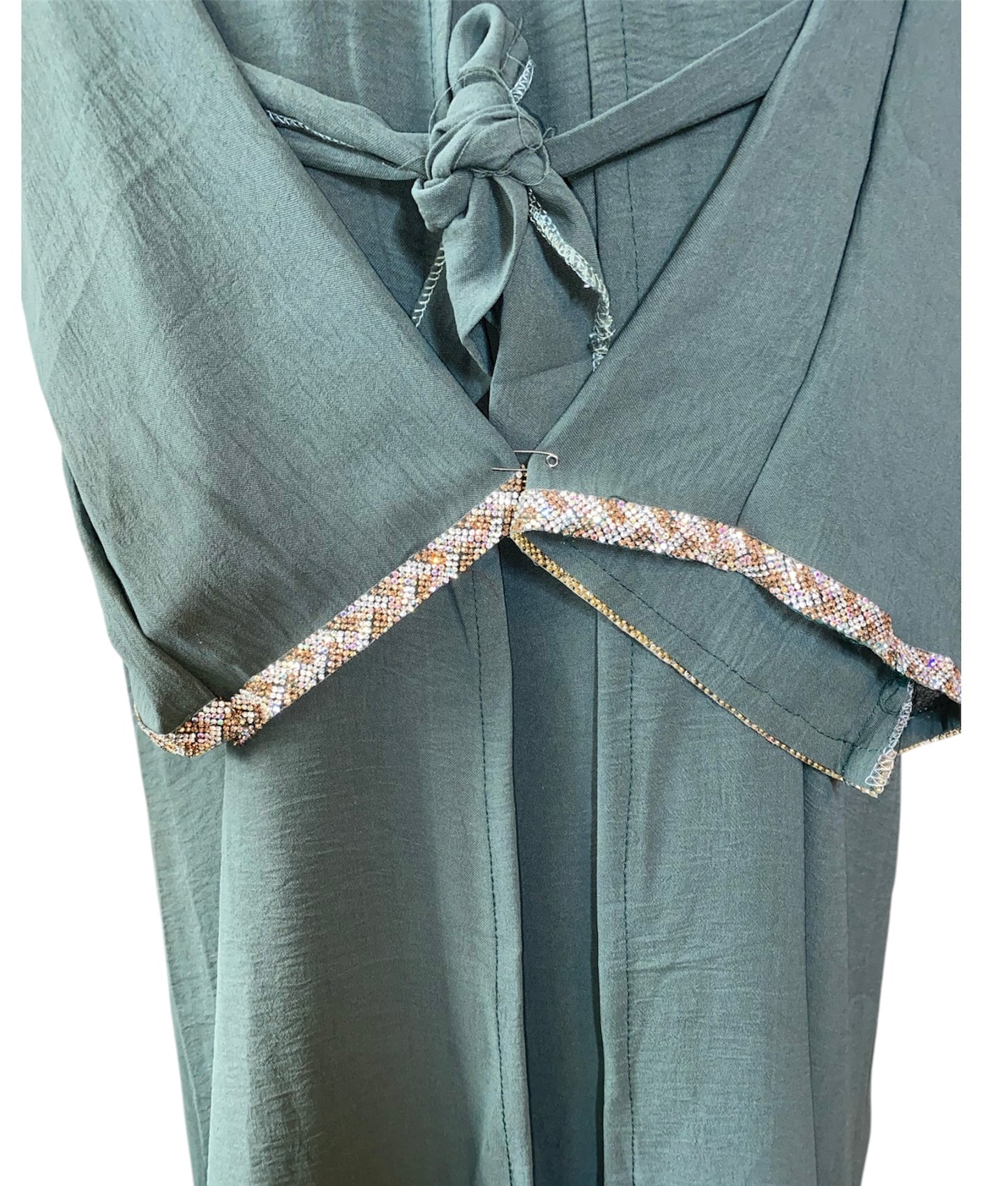 Pine Line (green) wave four piece Abaya