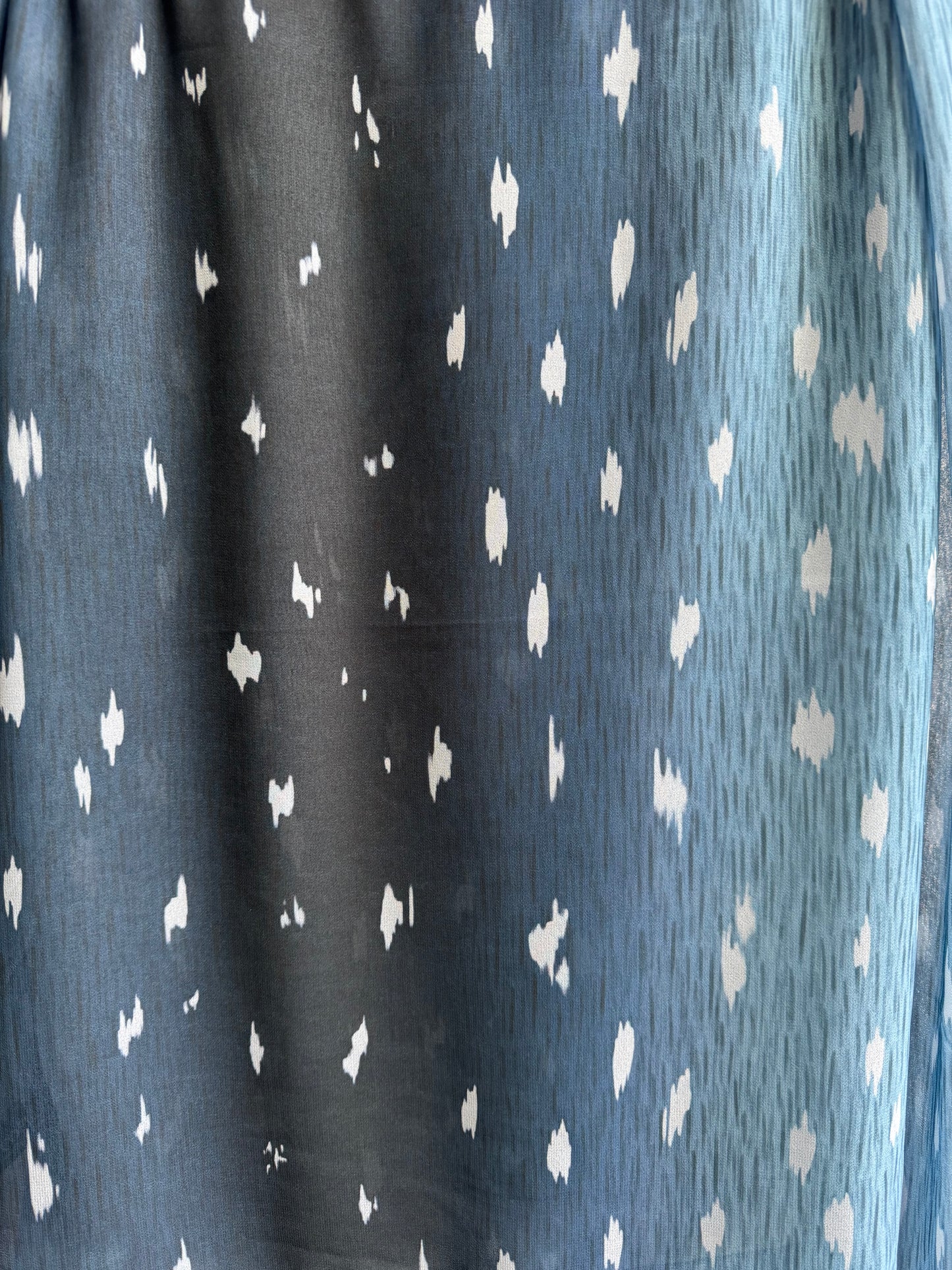 Dark blue deer/fawn print ombré