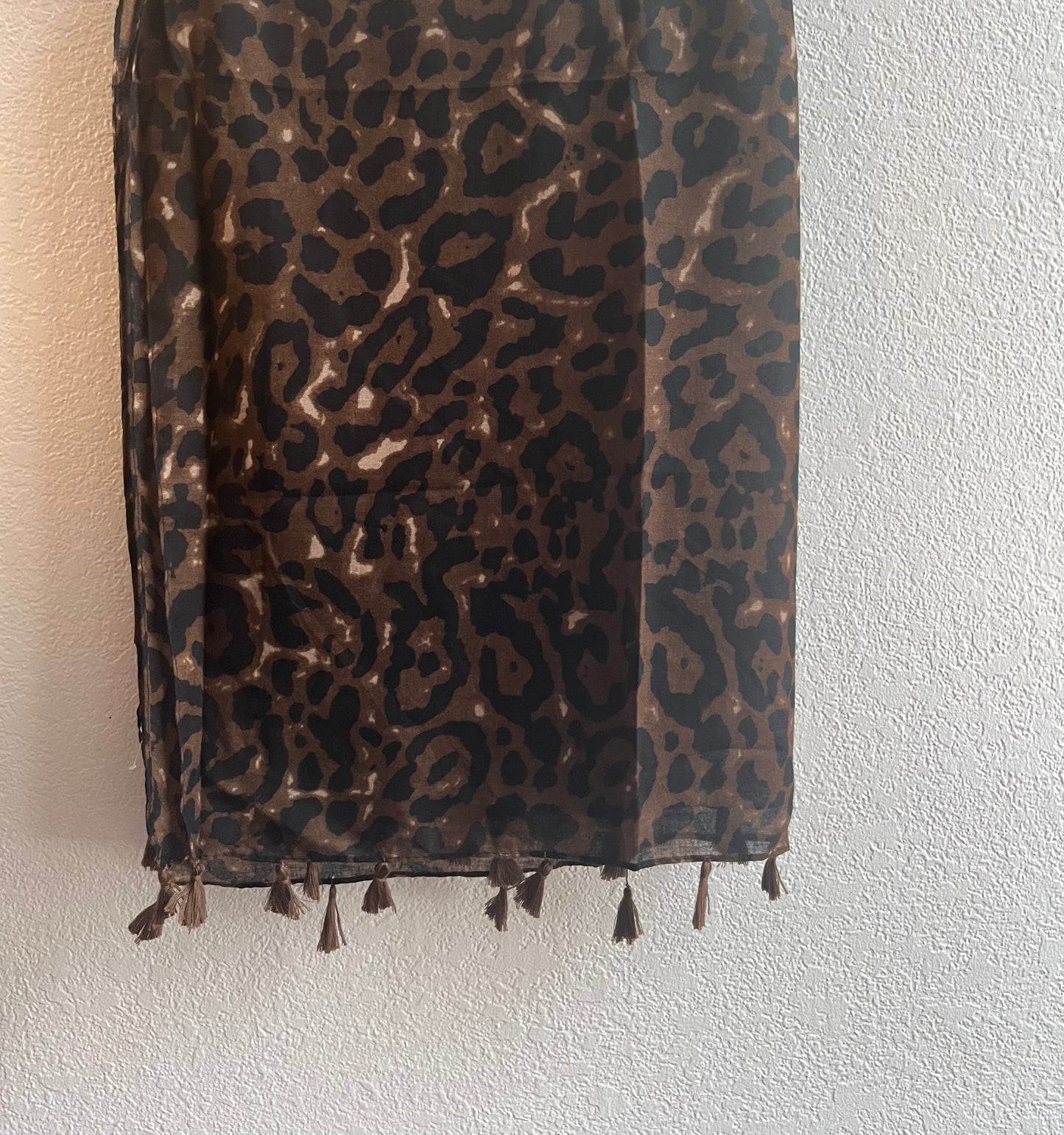 Autumn Abyss End String Cheetah Print Hijab