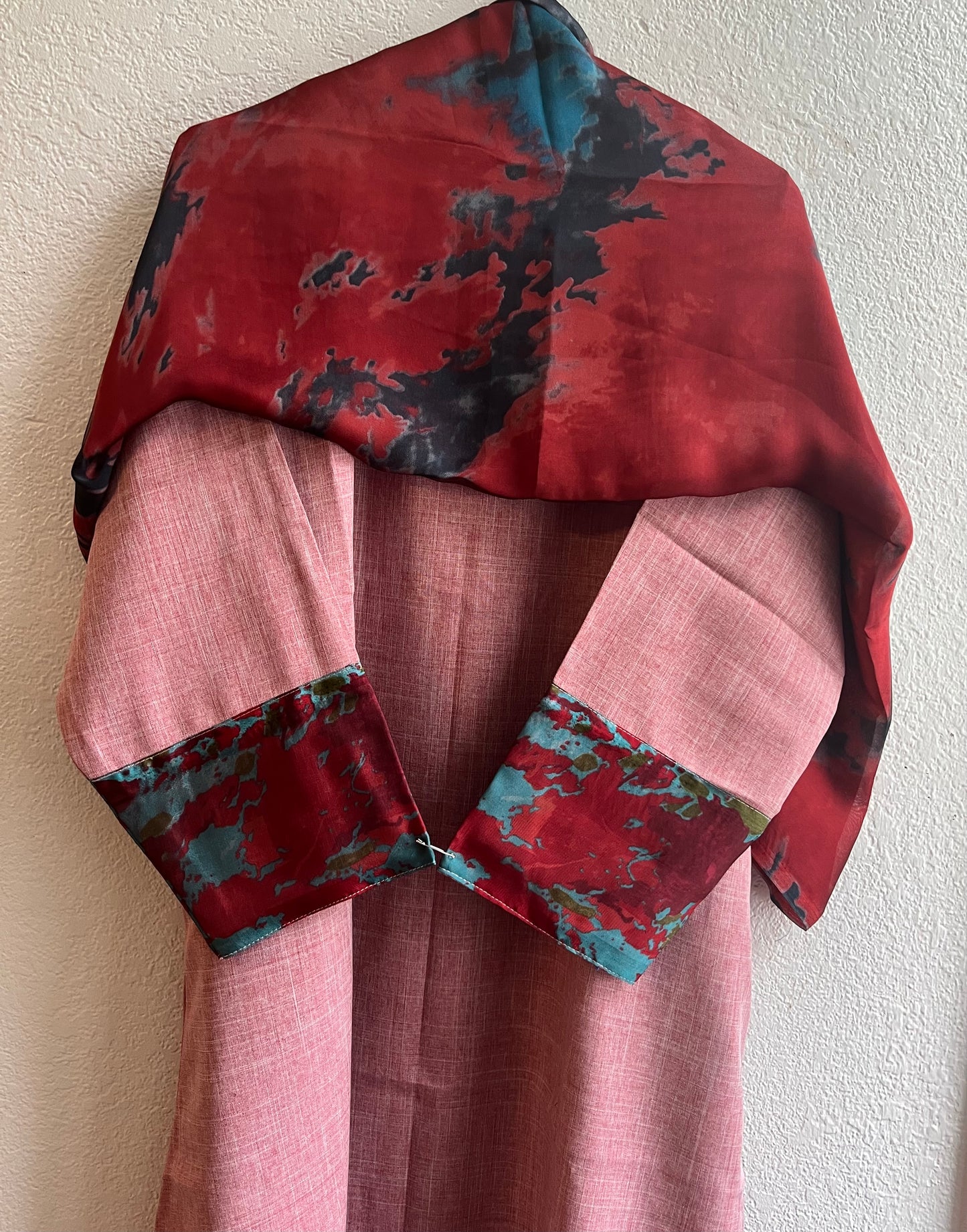 Pink & red camouflage matching dress & hijab set
