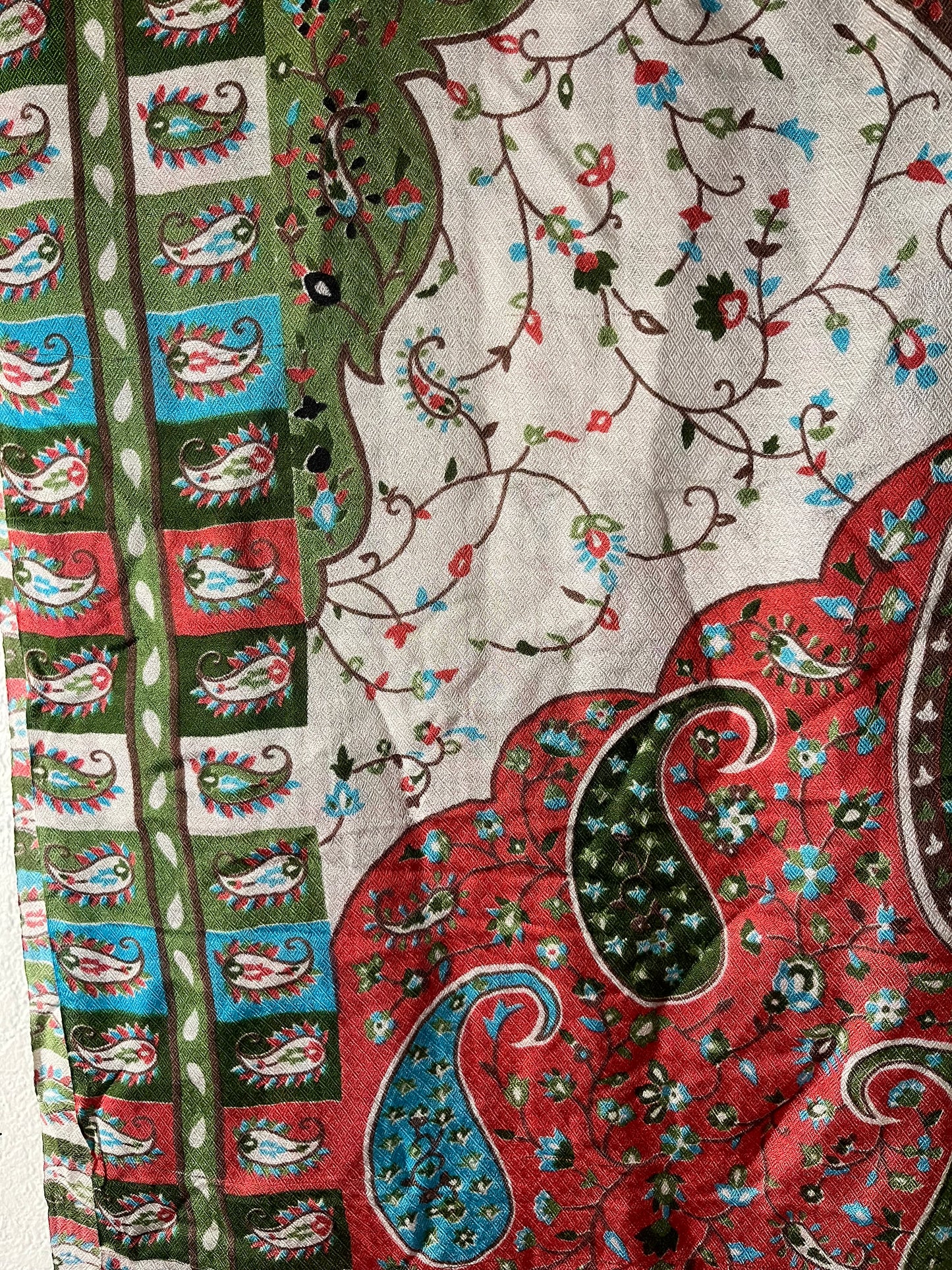 Light Green & Red Swirl End String Hijab