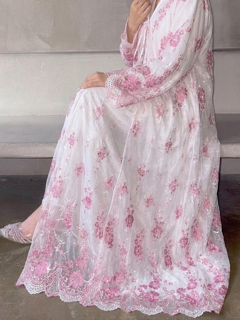 Sakura ZEYNAD lace abaya