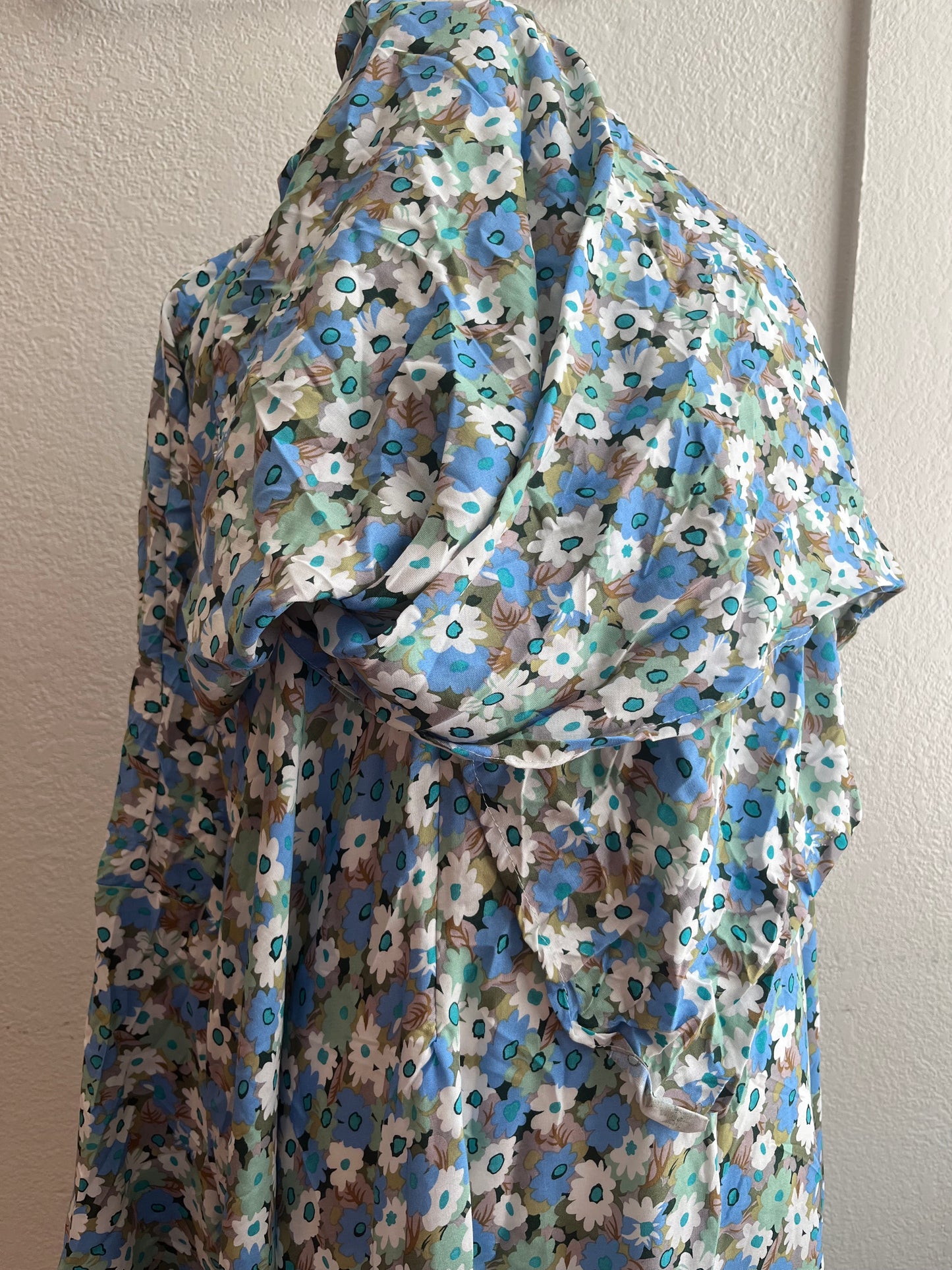 Radiant light blue & white prayer set
