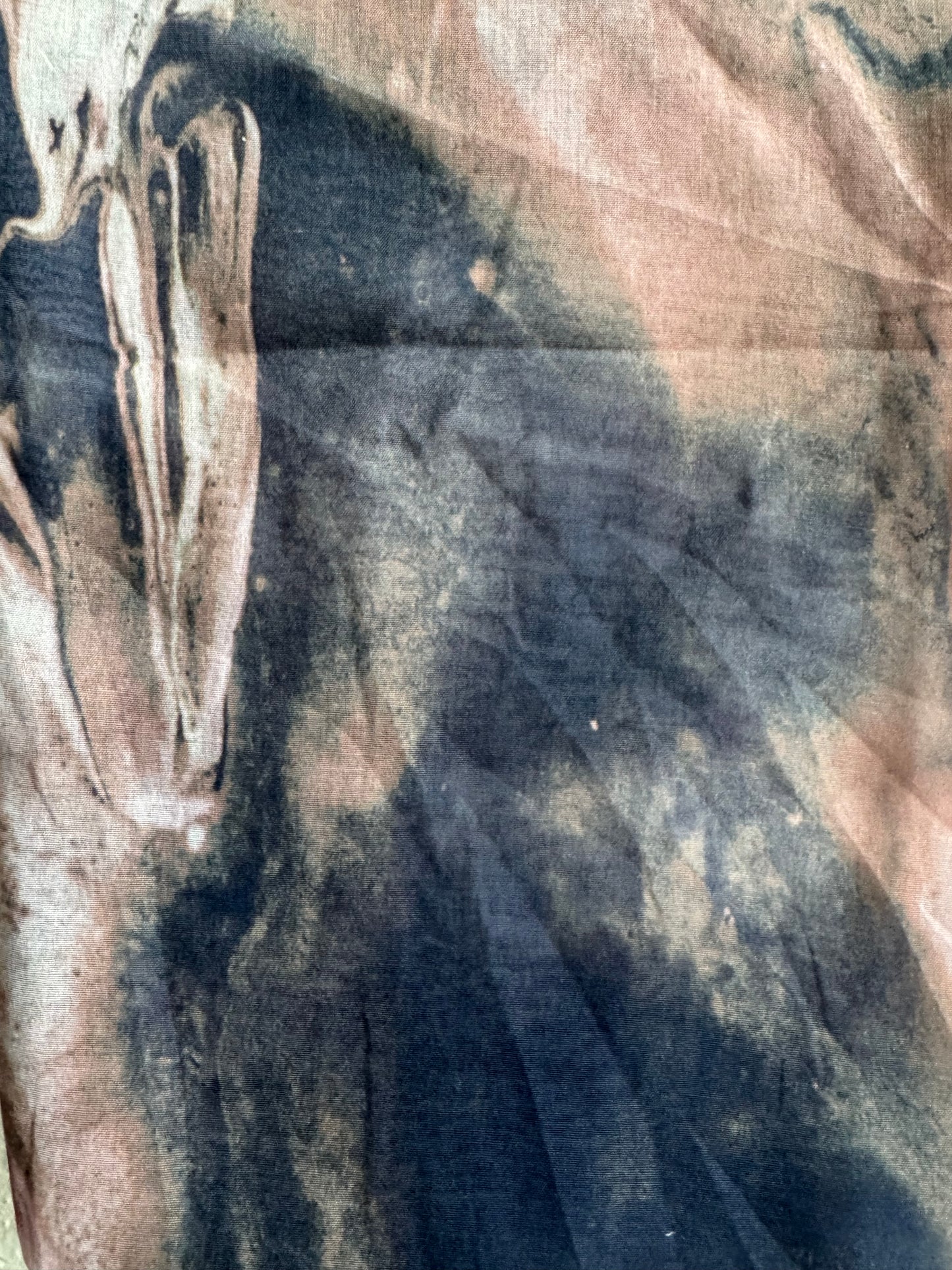 Mixture faded red marble print ombré