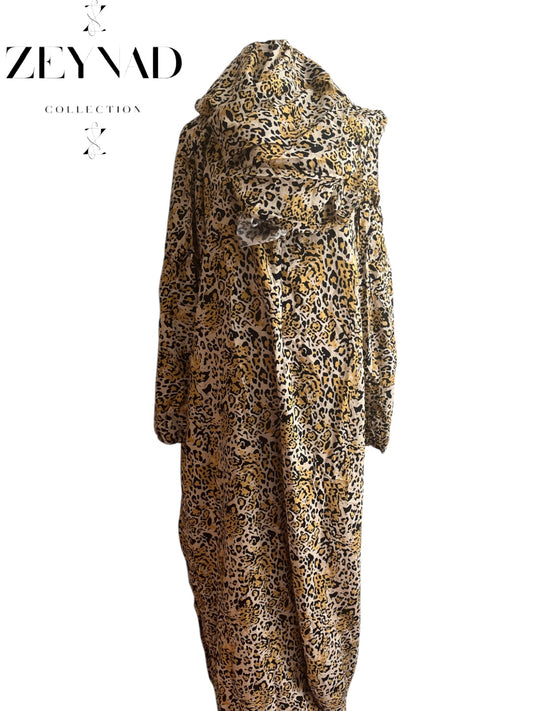 Radiant yellow leopard prayer set