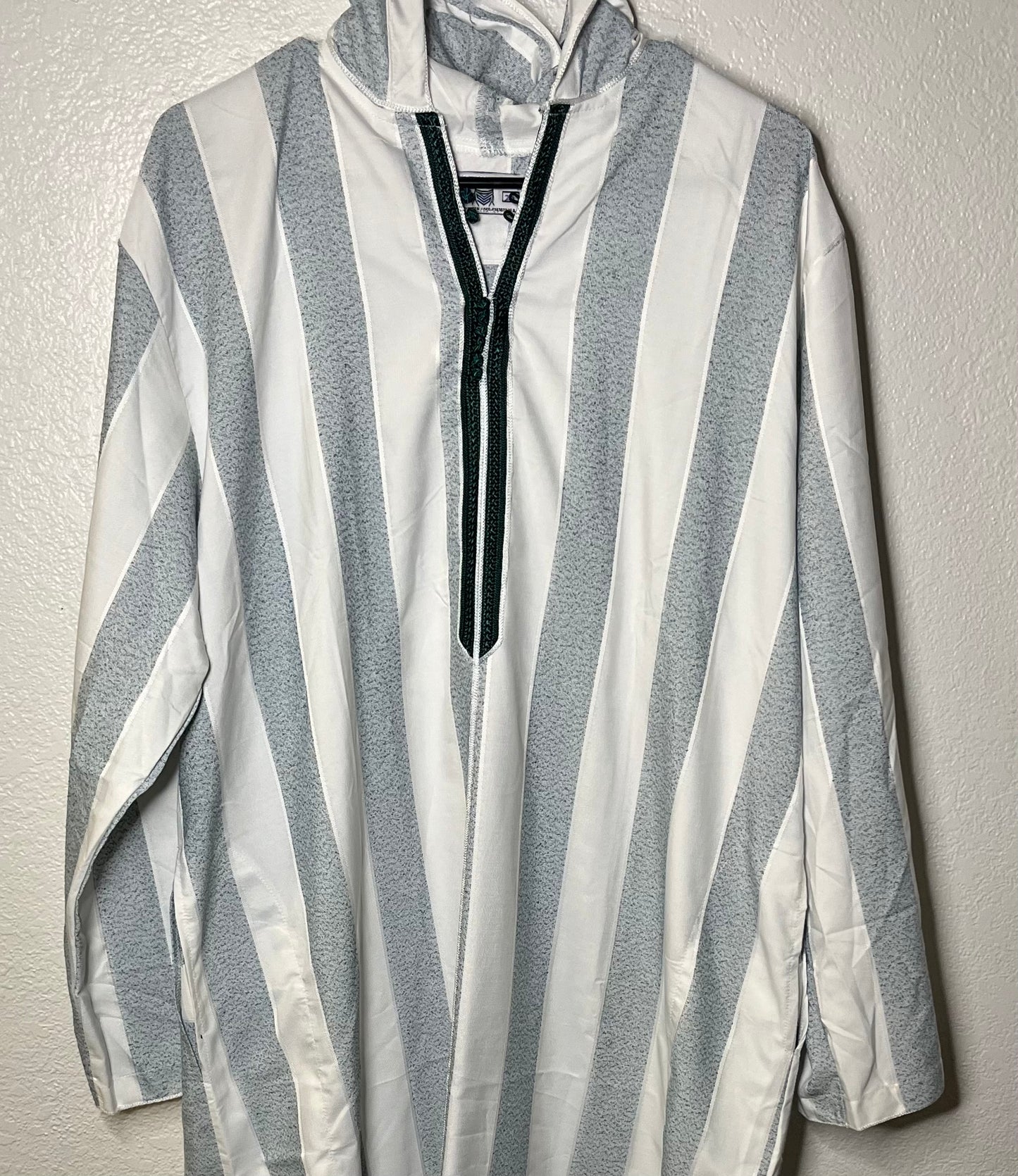 White & Navy Blue Hooded Thobe