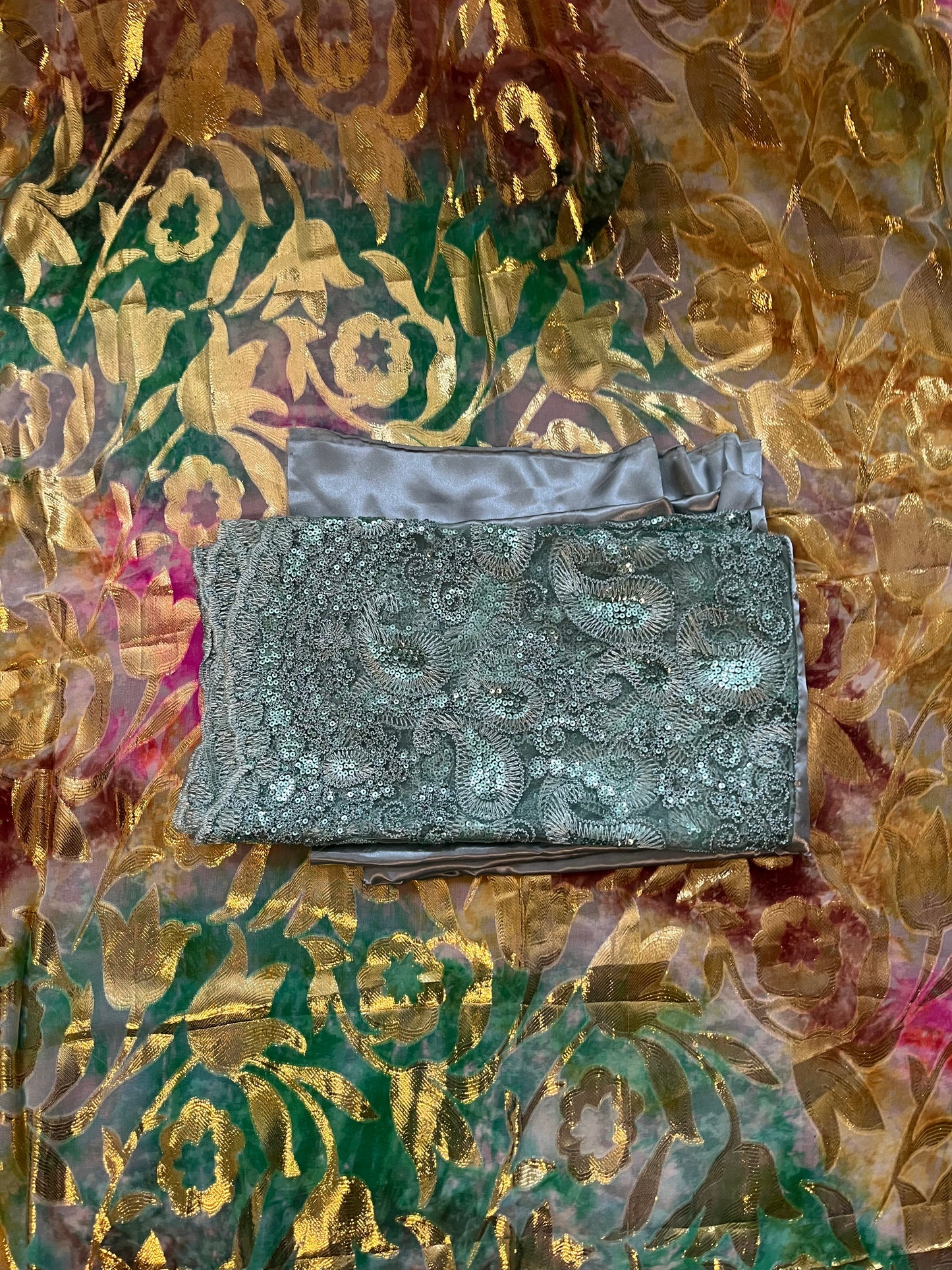Fransawi green-colored traditional Dirac