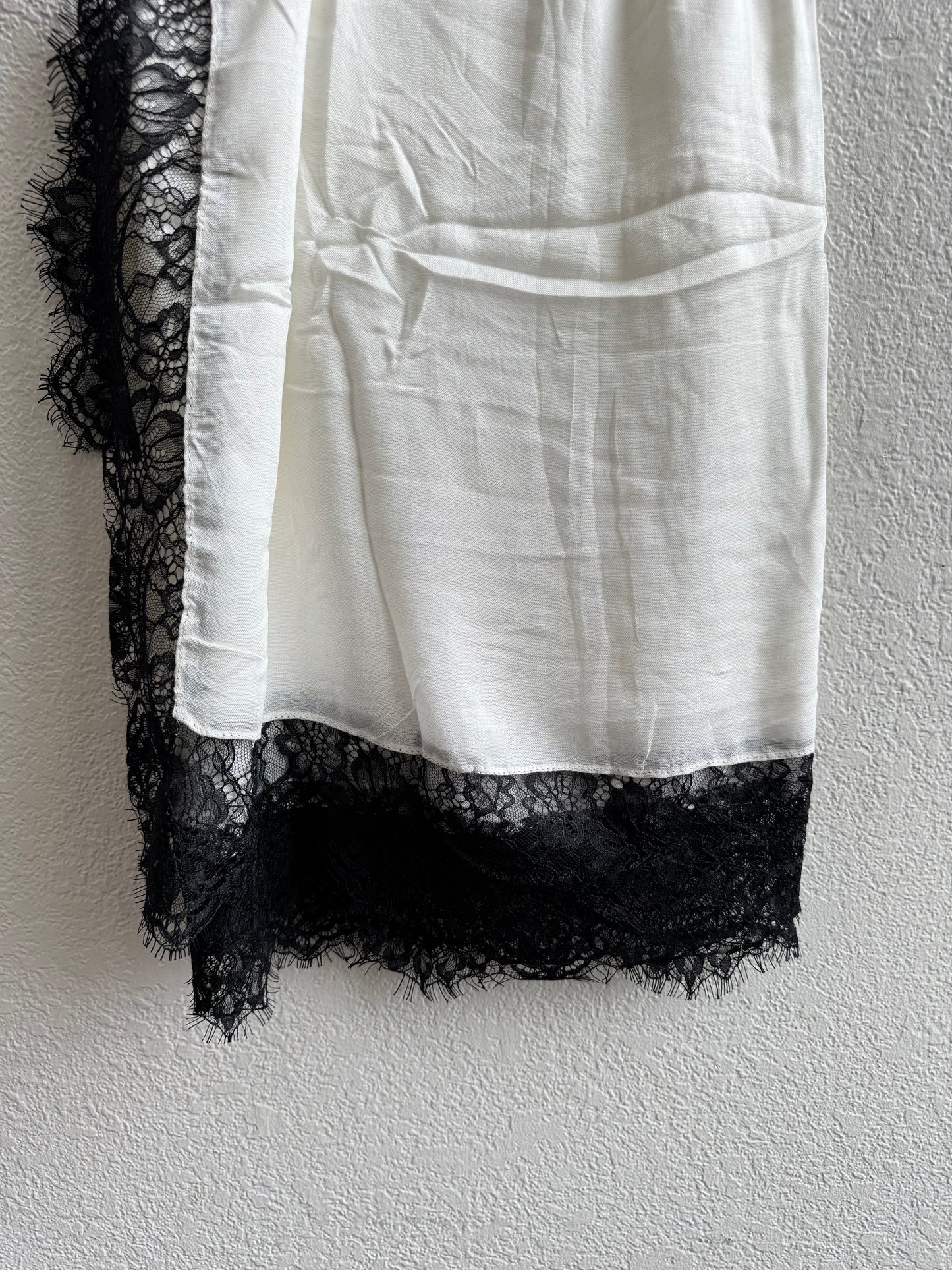 Ghostly ZEYNAD lace modal