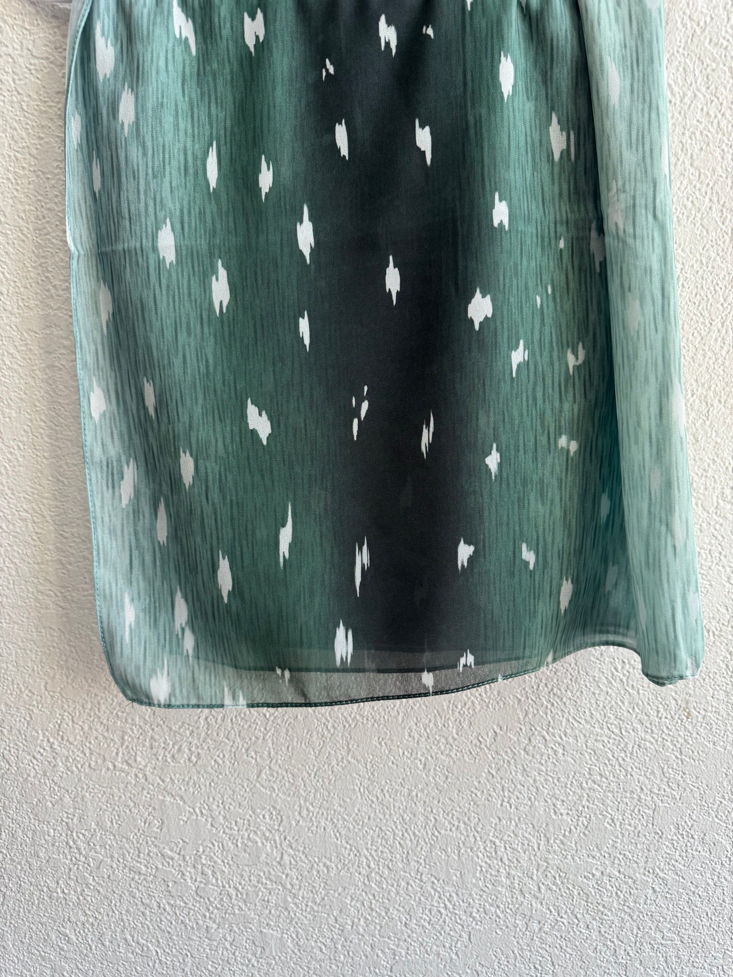 Dark green deer/fawn print ombré