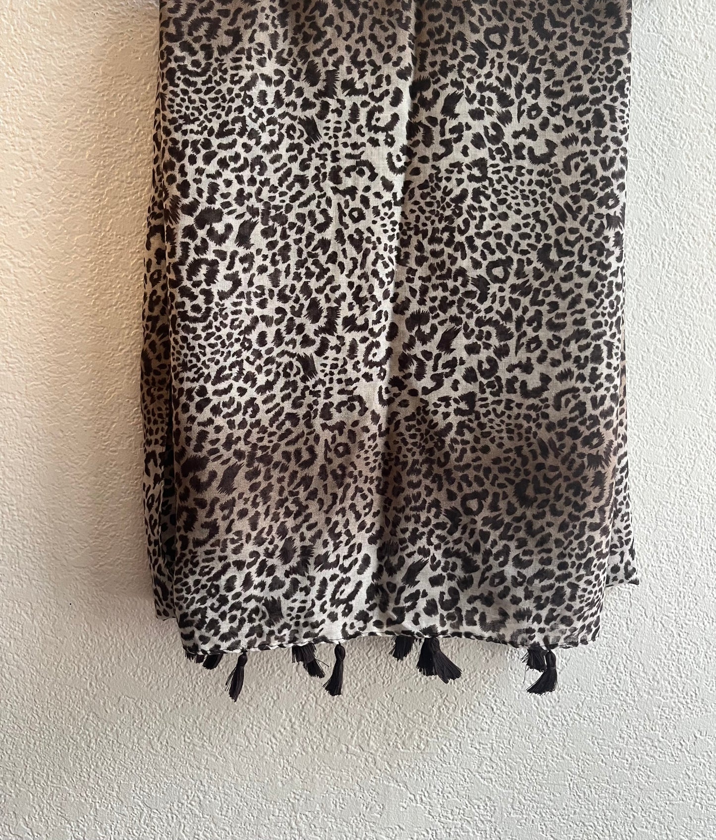 Frosted End String Cheetah Print Hijab